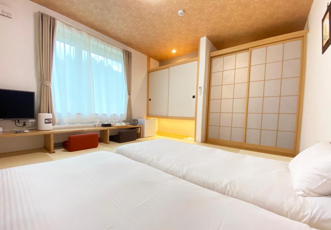 Hotel Hanafuji Inn Фурано Экстерьер фото